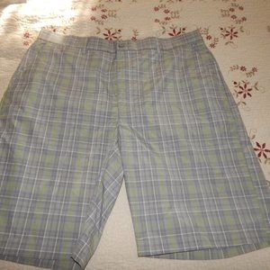 Men's Ben Hogan Performance Plaid Shorts ~ Size 34W